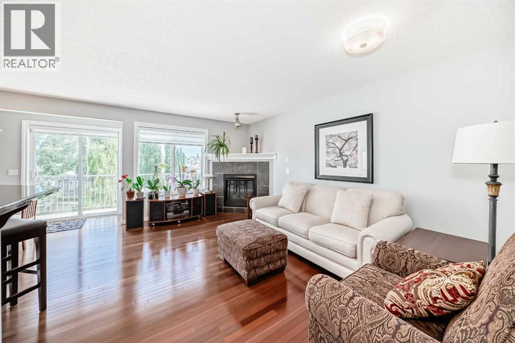 Single Family House for Sale in  Royal Crest View NW Royal Oak Calgary 