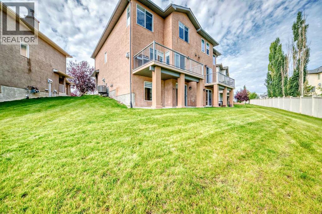 Single Family House for Sale in  Royal Crest View NW Royal Oak Calgary 