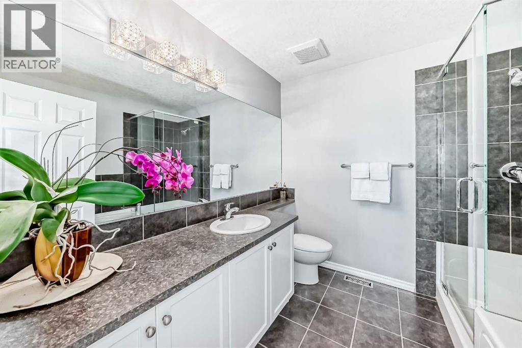 Single Family House for Sale in  Royal Crest View NW Royal Oak Calgary 