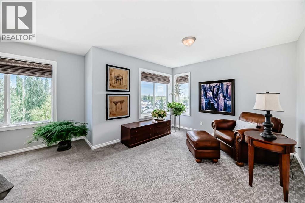 Single Family House for Sale in  Royal Crest View NW Royal Oak Calgary 