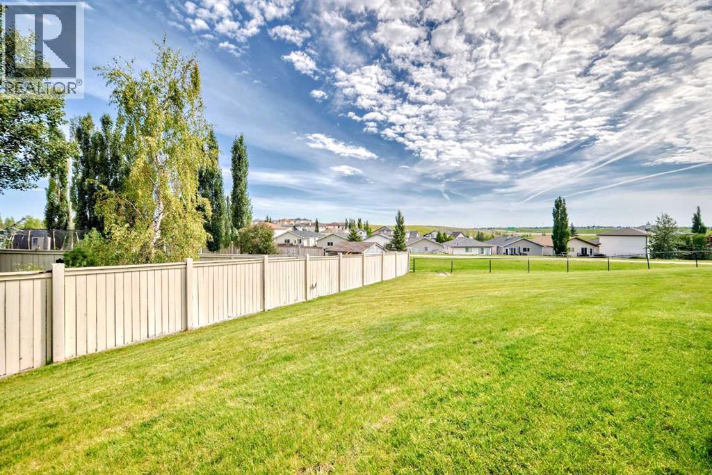 Single Family House for Sale in  Royal Crest View NW Royal Oak Calgary 