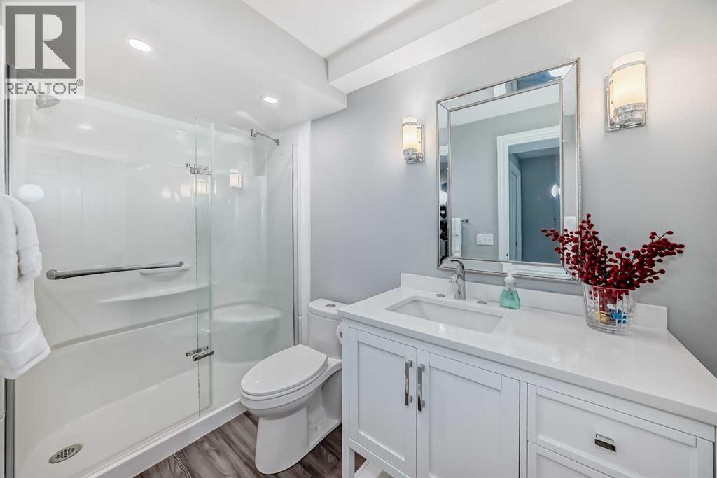 Single Family House for Sale in  Royal Crest View NW Royal Oak Calgary 