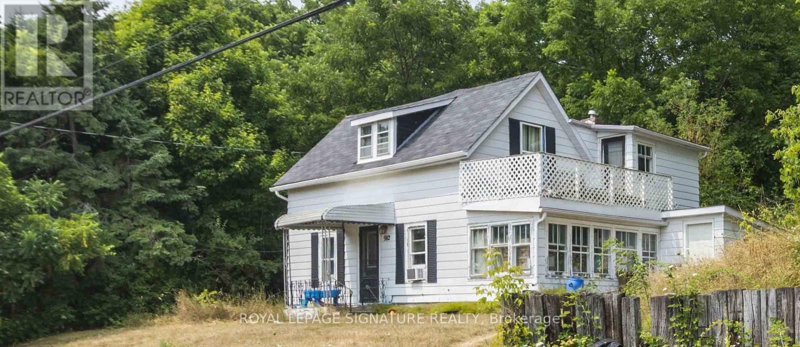 Photo 1 of 982 Smith Street, Quinte West ON