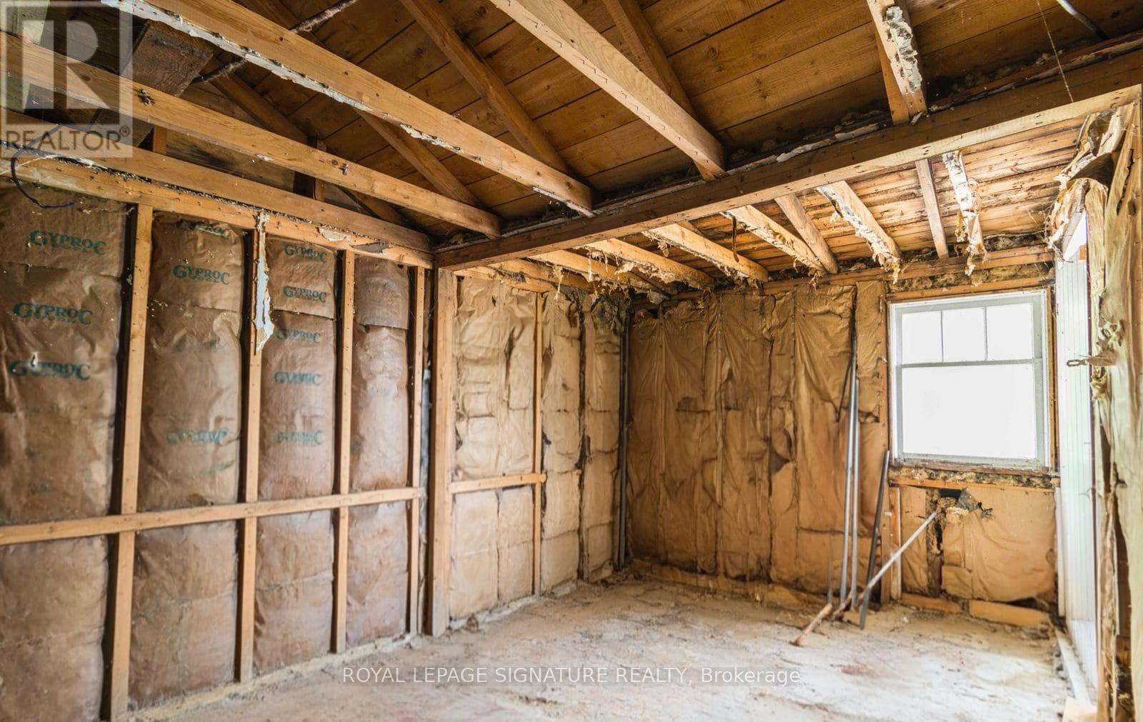 Photo 12 of 982 Smith Street, Quinte West ON