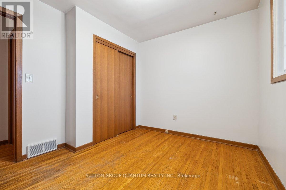 Photo 33 of 297 Lakeshore Road, St Catharines ON