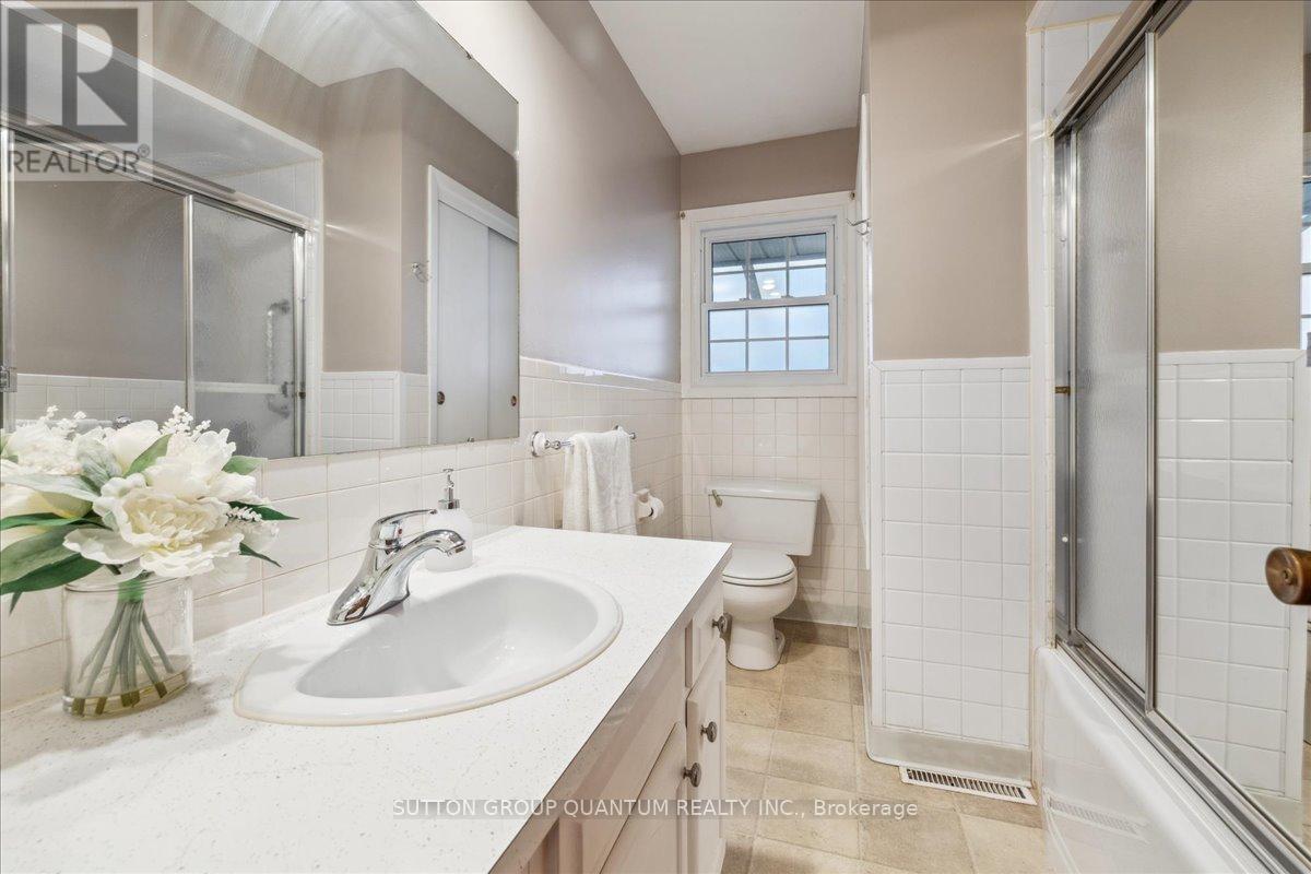 Photo 22 of 297 Lakeshore Road, St Catharines ON