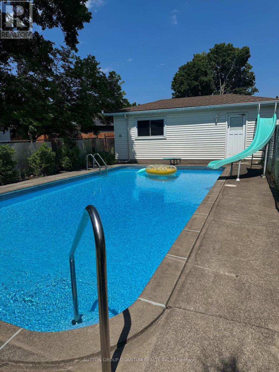 Photo 19 of 297 Lakeshore Road, St Catharines ON
