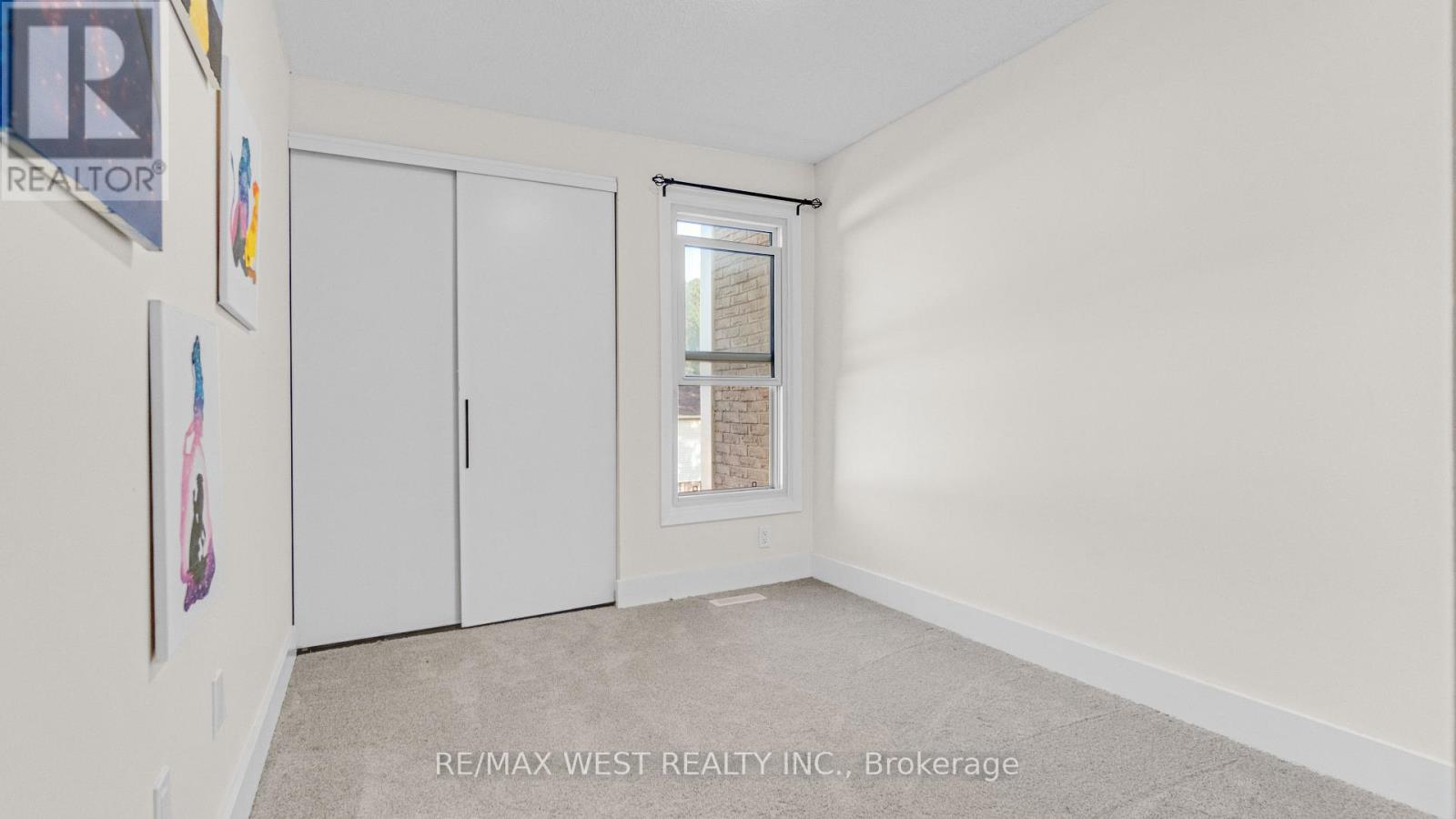 Photo 5 of 18 165 Green Valley Drive, Kitchener ON