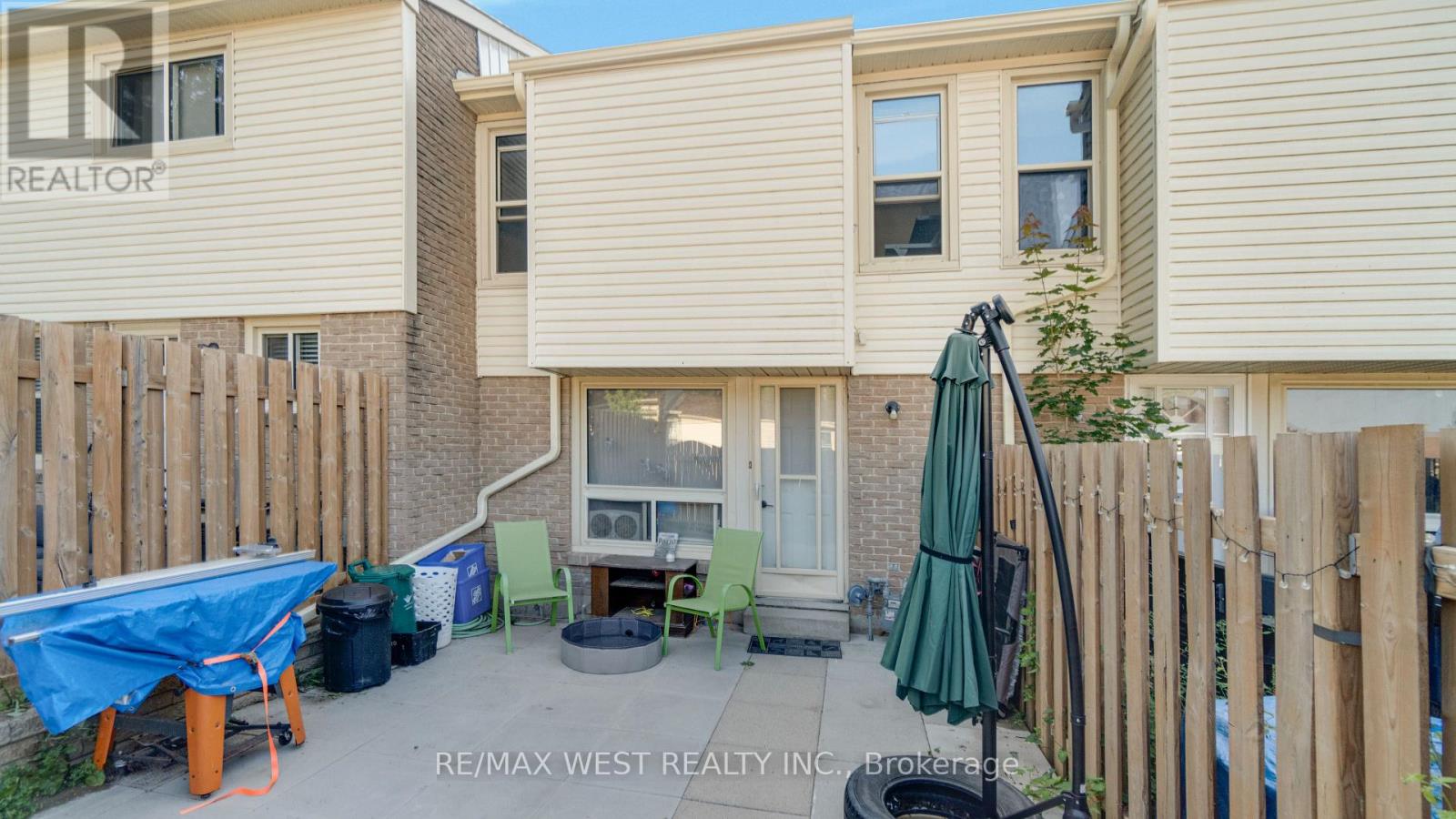 Photo 7 of 18 165 Green Valley Drive, Kitchener ON