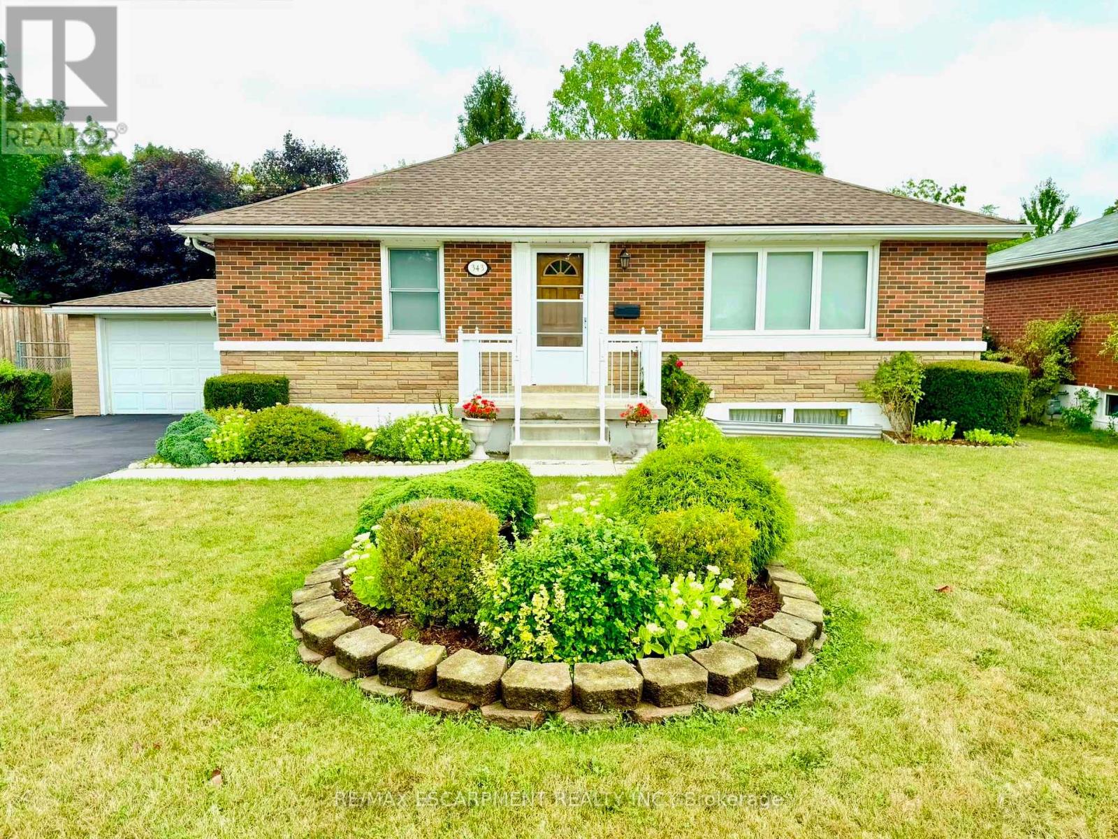 Photo 1 of 343 Hixon Road, Hamilton ON