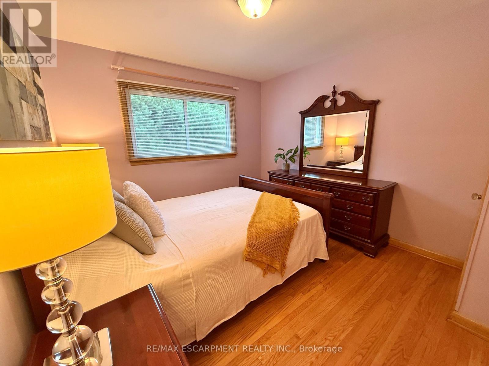 Photo 11 of 343 Hixon Road, Hamilton ON