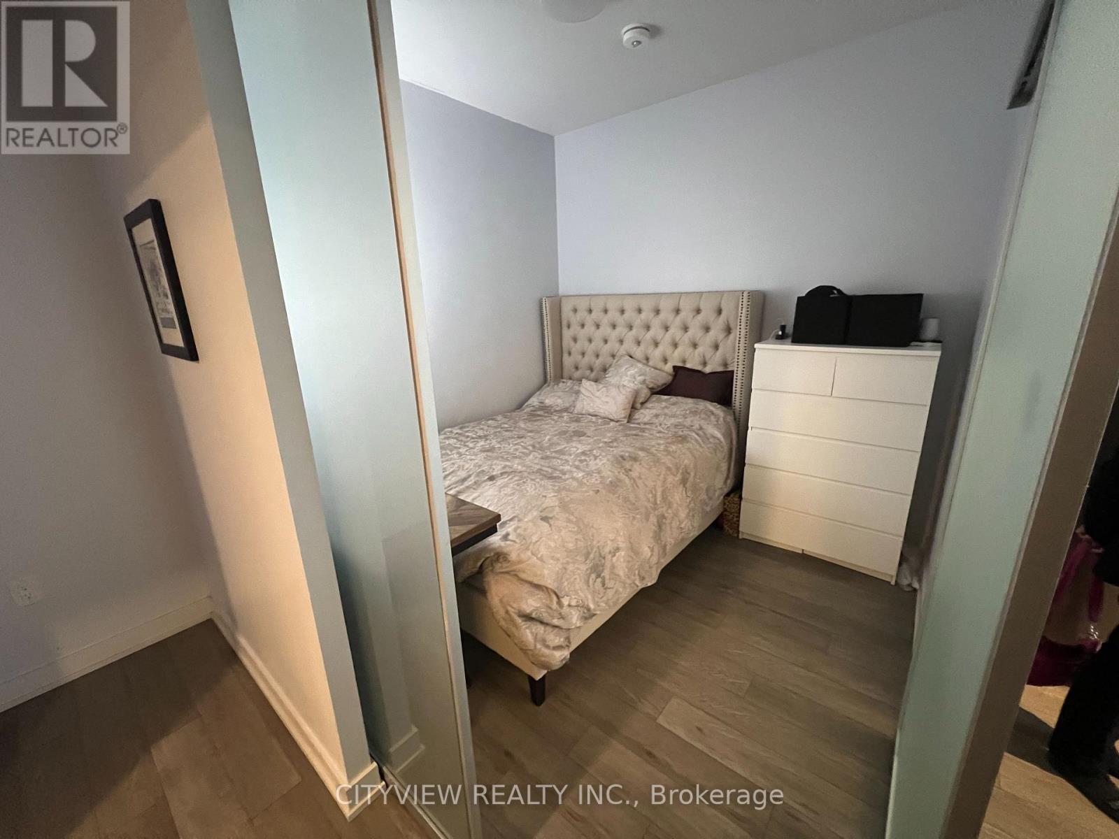 Photo 8 of 401 212 King William Street, Hamilton ON