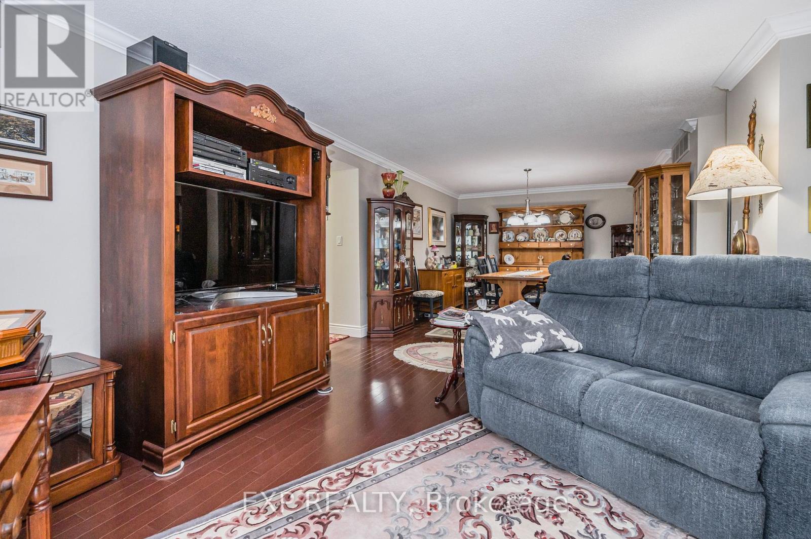 Photo 3 of 1106 250 Glenridge Drive S, Waterloo ON