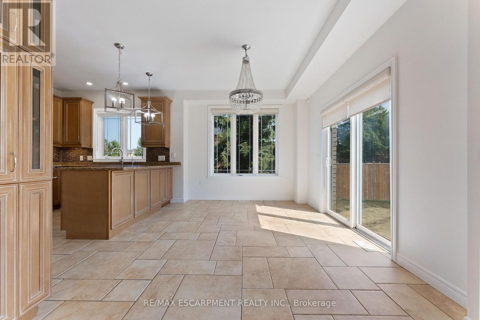 Photo 11 of 4 Mckibbon Avenue, Hamilton ON