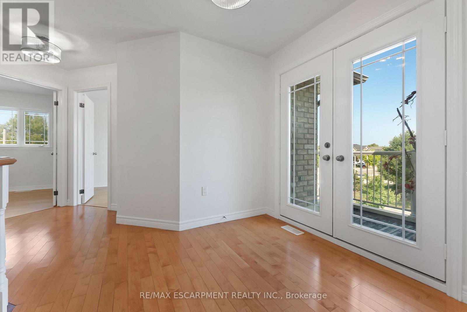 Photo 17 of 4 Mckibbon Avenue, Hamilton ON
