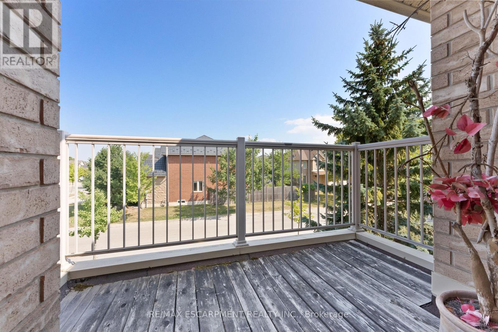 Photo 18 of 4 Mckibbon Avenue, Hamilton ON