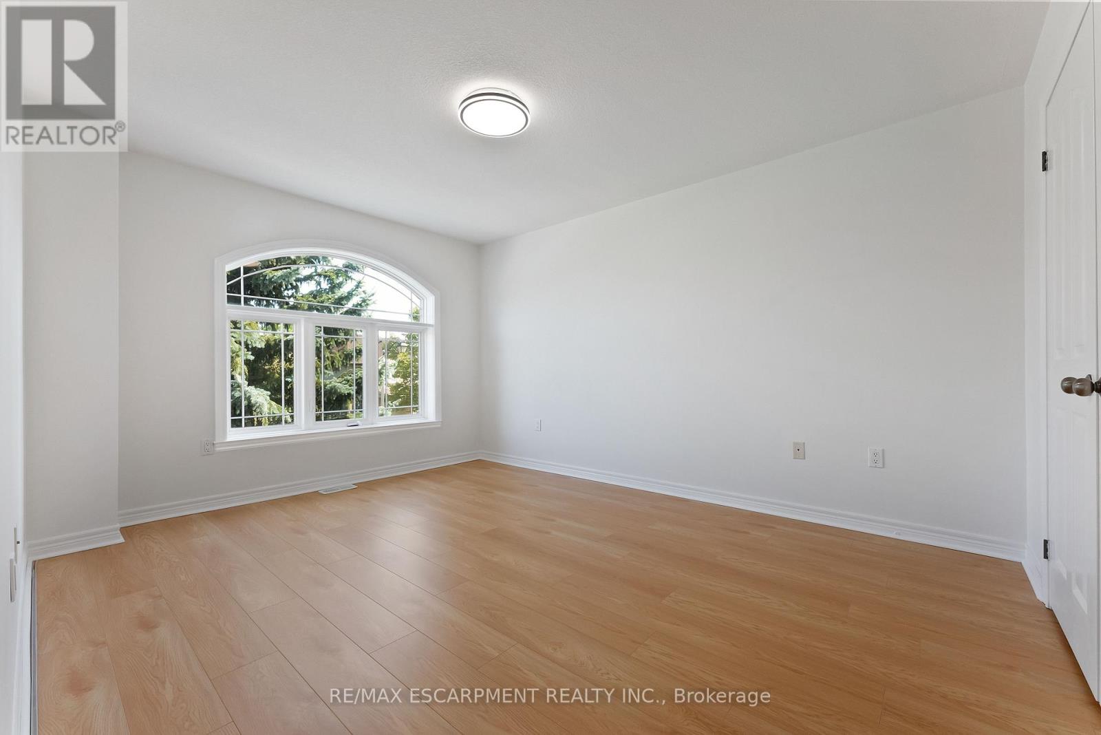 Photo 20 of 4 Mckibbon Avenue, Hamilton ON