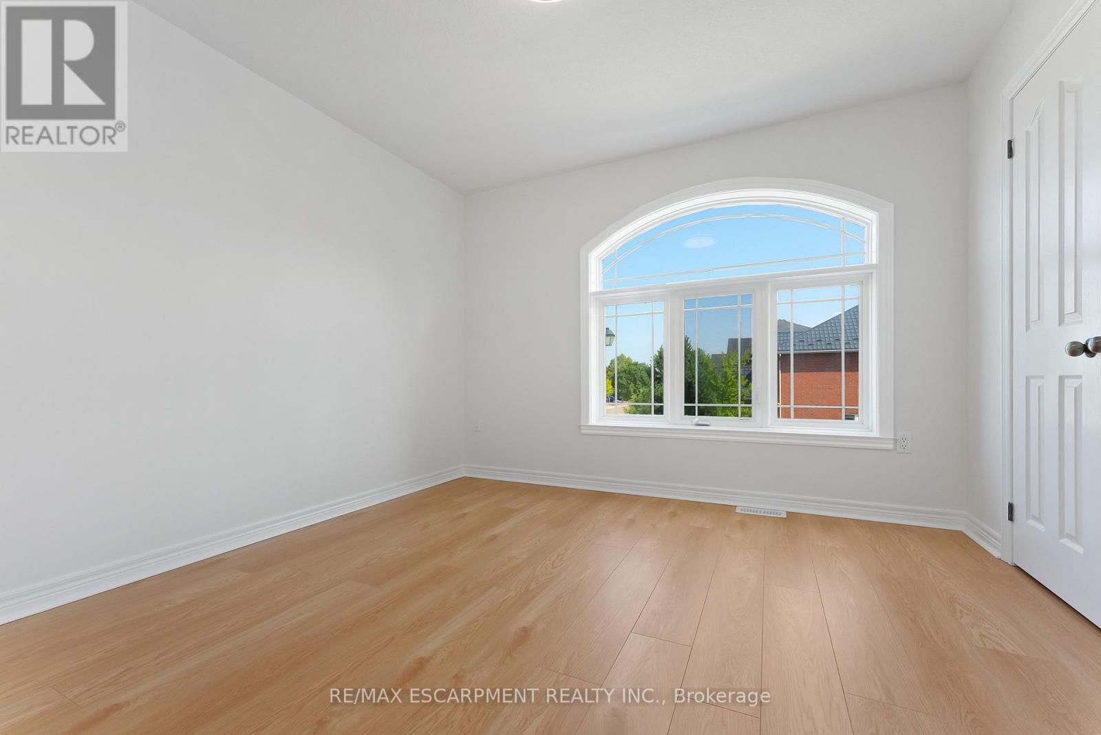 Photo 21 of 4 Mckibbon Avenue, Hamilton ON