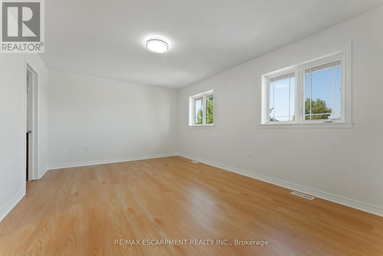 Photo 22 of 4 Mckibbon Avenue, Hamilton ON