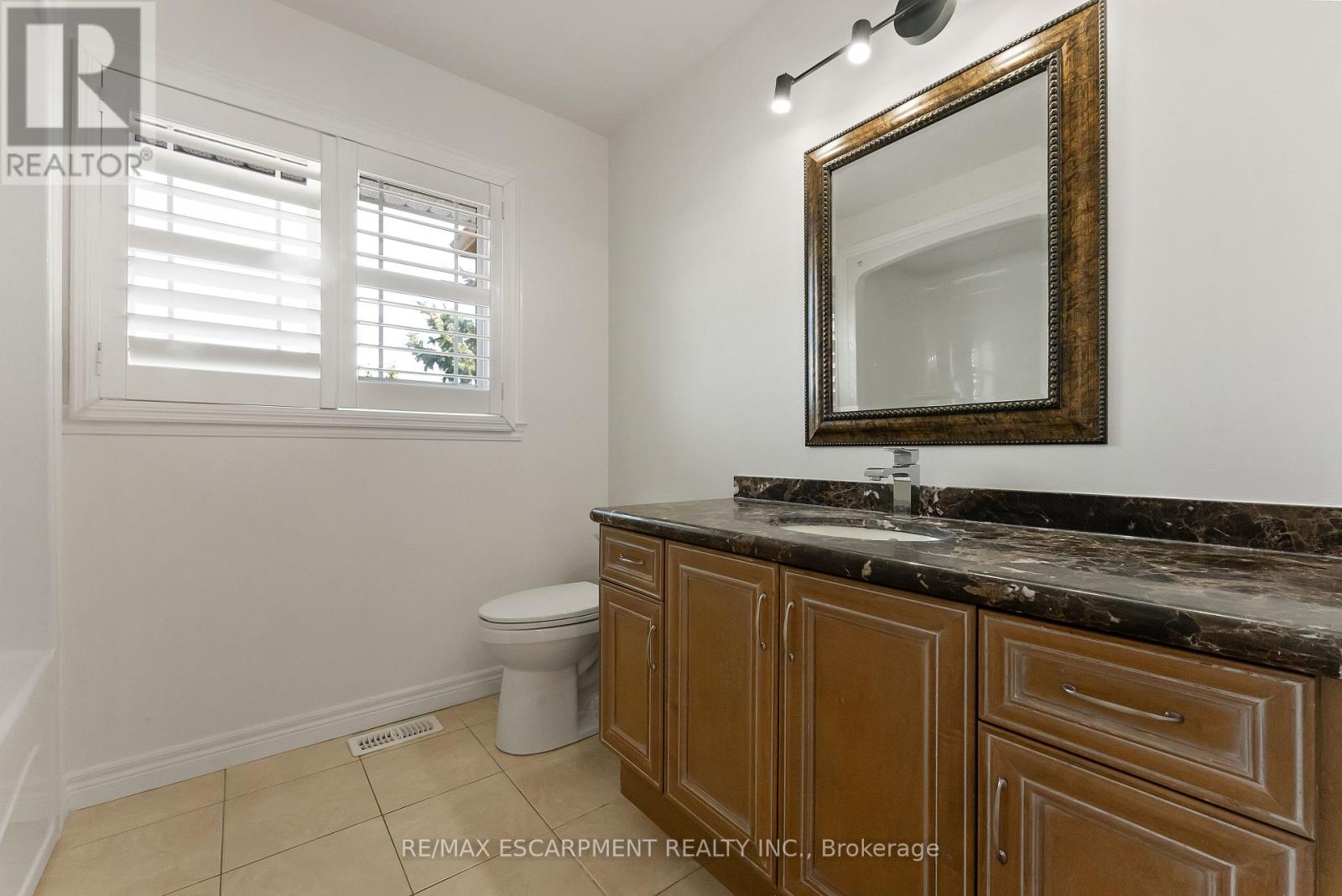 Photo 24 of 4 Mckibbon Avenue, Hamilton ON
