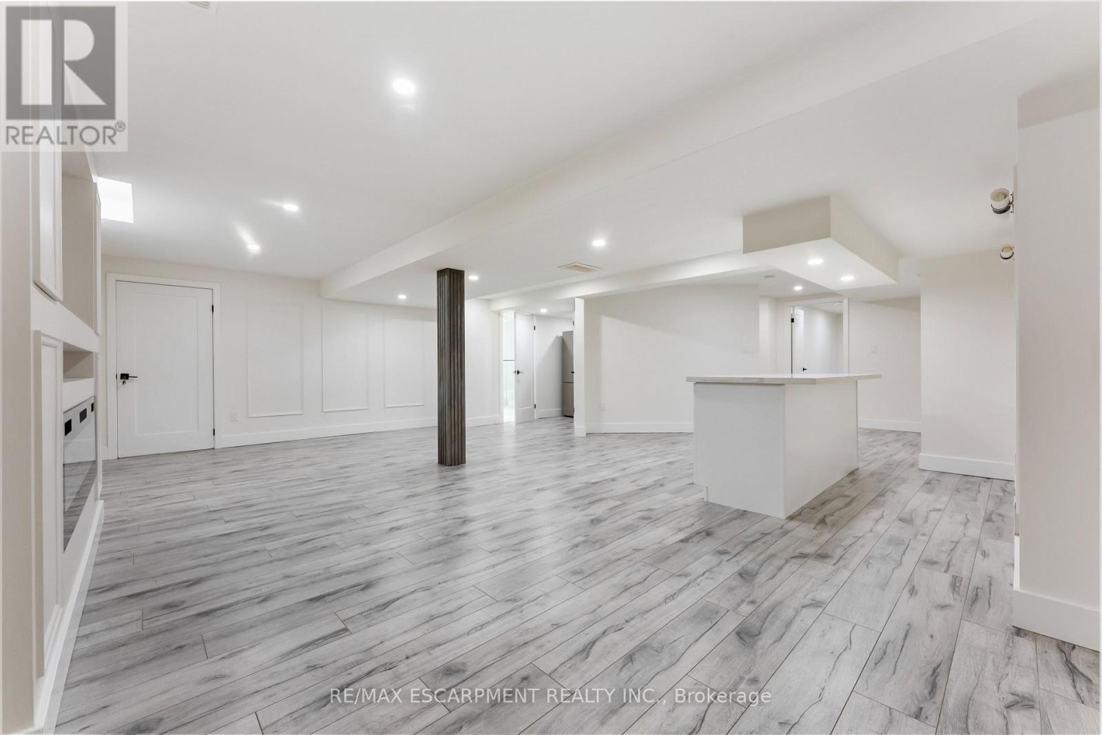 Photo 31 of 4 Mckibbon Avenue, Hamilton ON