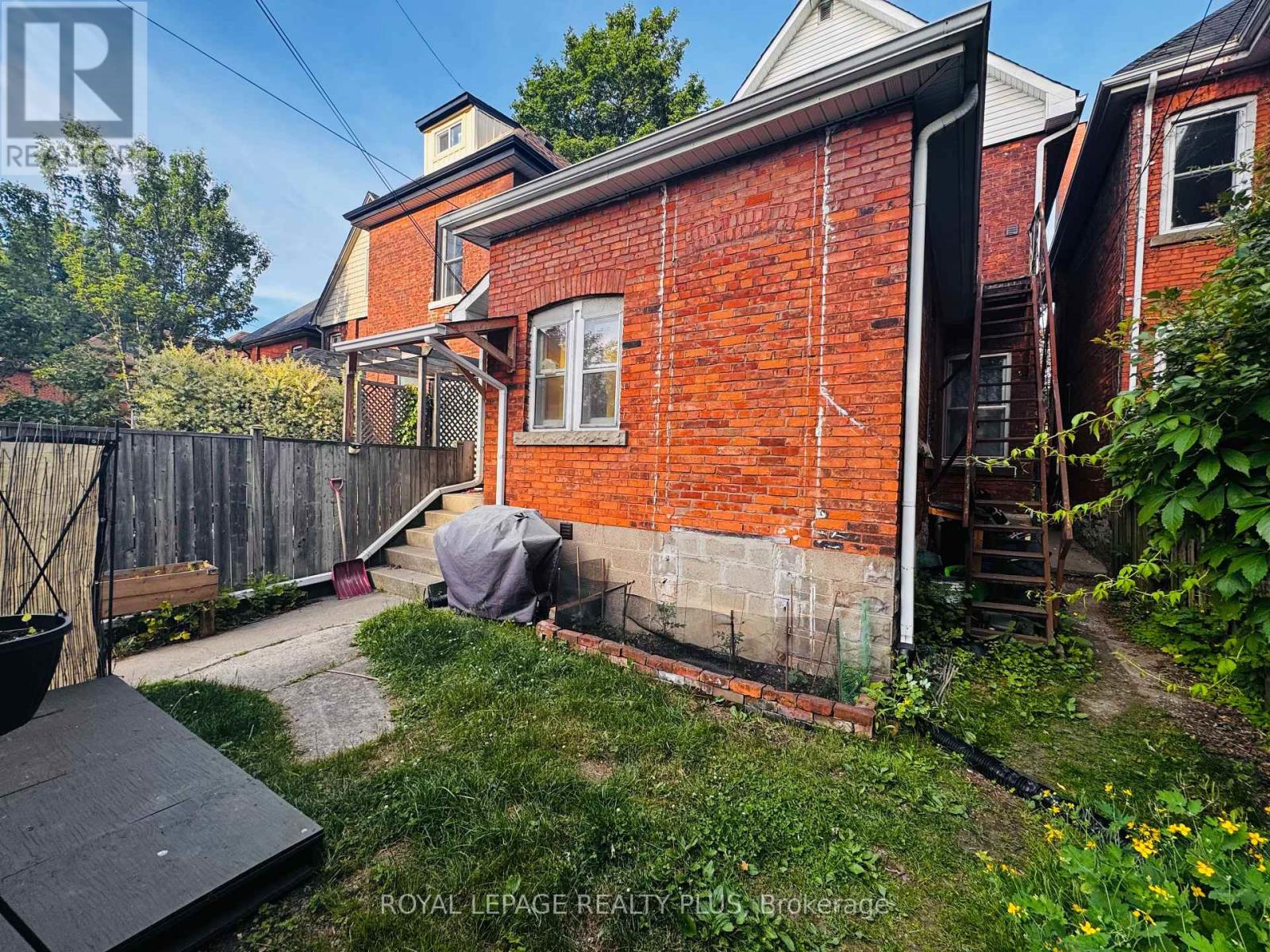 Photo 4 of Bsmt 90 Ontario Avenue, Hamilton ON