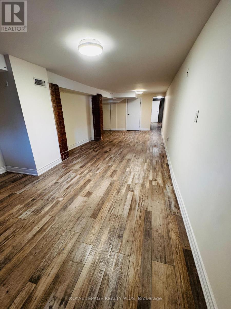 Photo 10 of Bsmt 90 Ontario Avenue, Hamilton ON