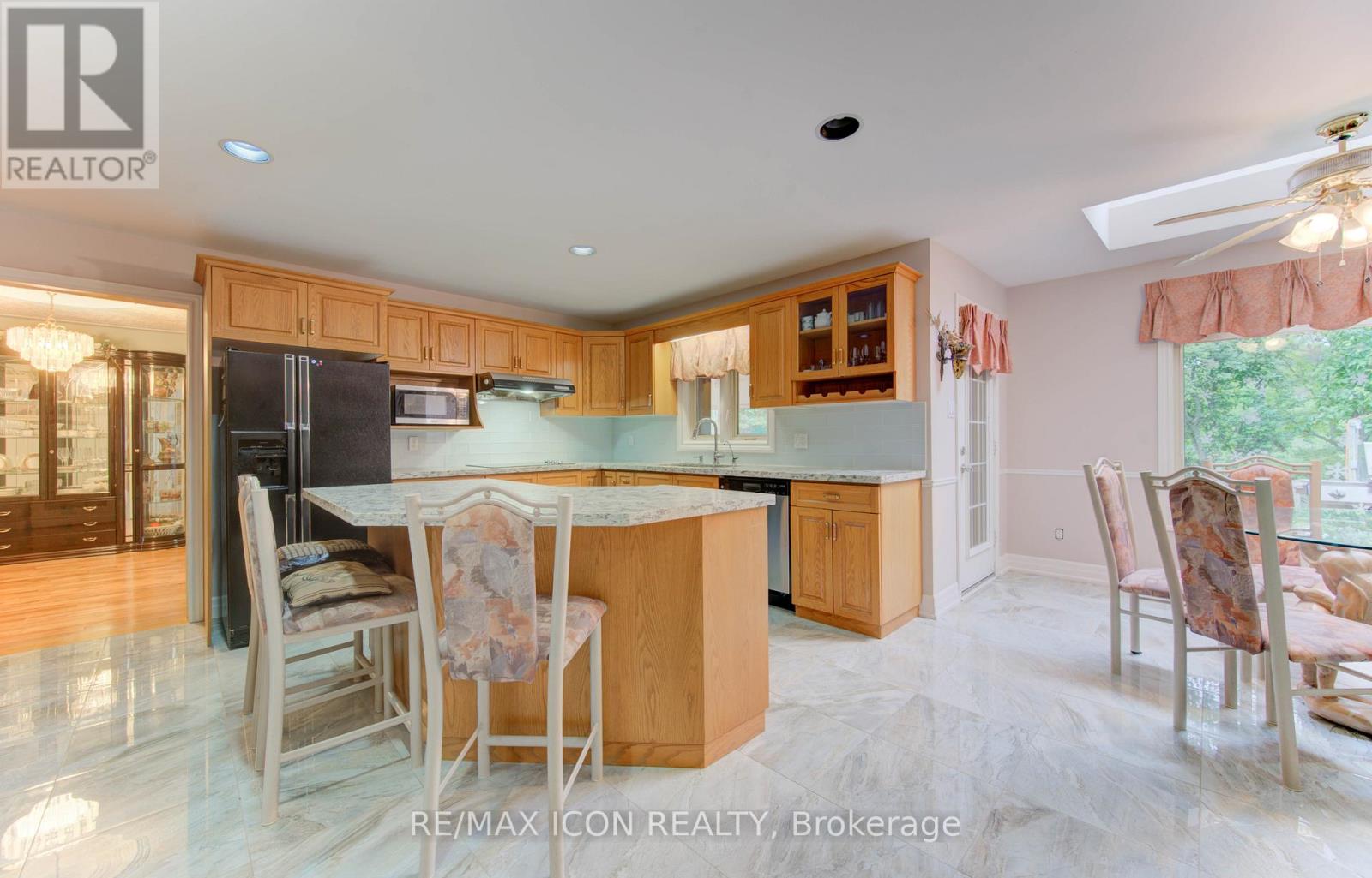 Photo 16 of 531 Sandbrooke Court, Waterloo ON