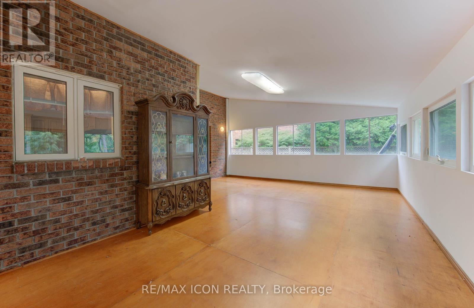 Photo 10 of 531 Sandbrooke Court, Waterloo ON