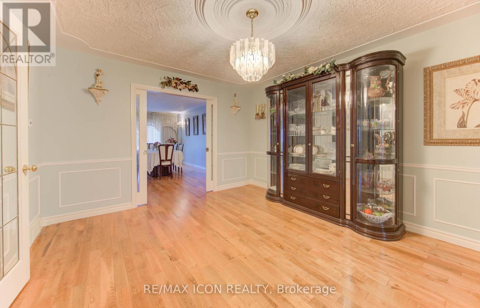 Photo 28 of 531 Sandbrooke Court, Waterloo ON