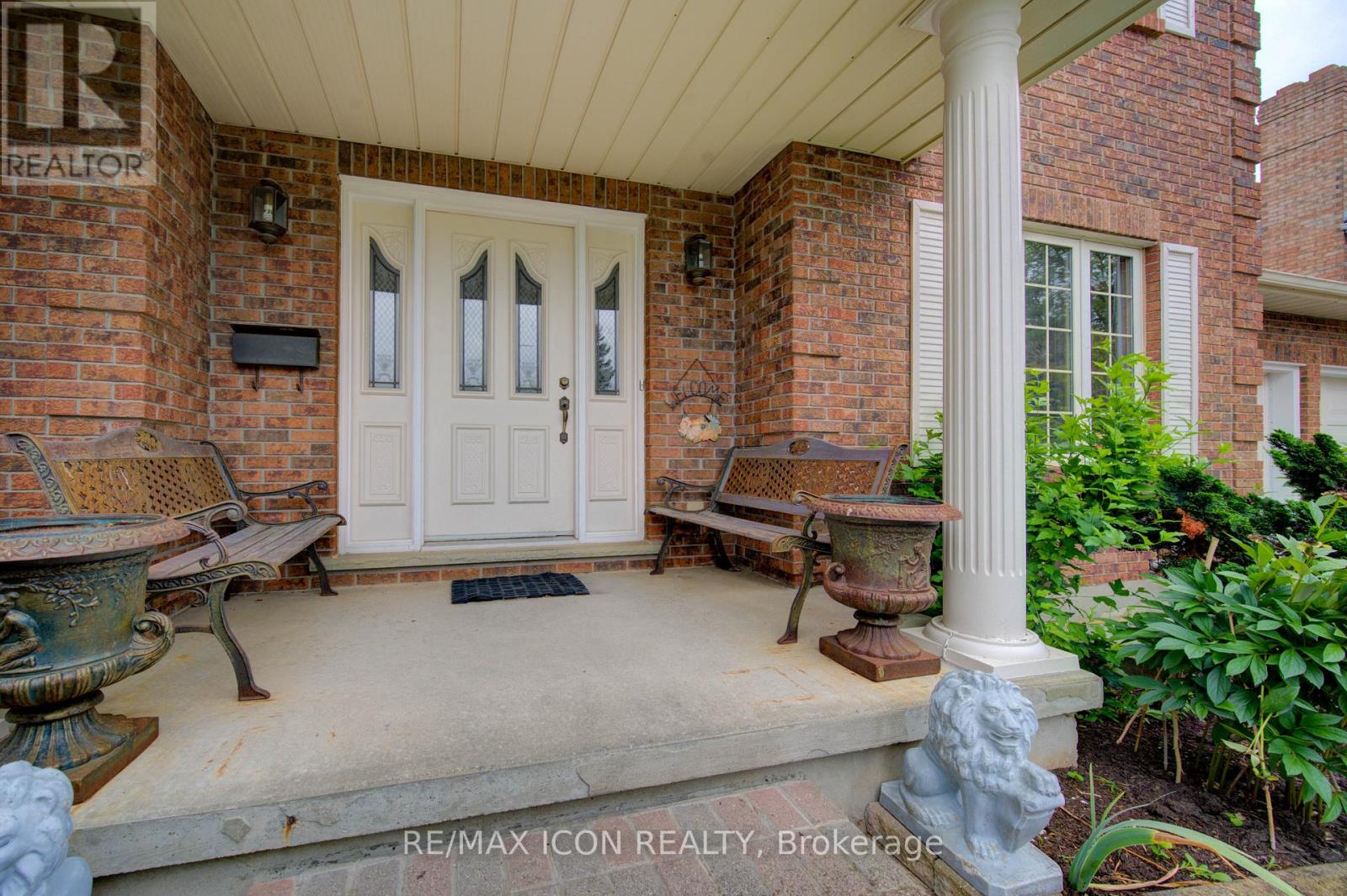 Photo 32 of 531 Sandbrooke Court, Waterloo ON