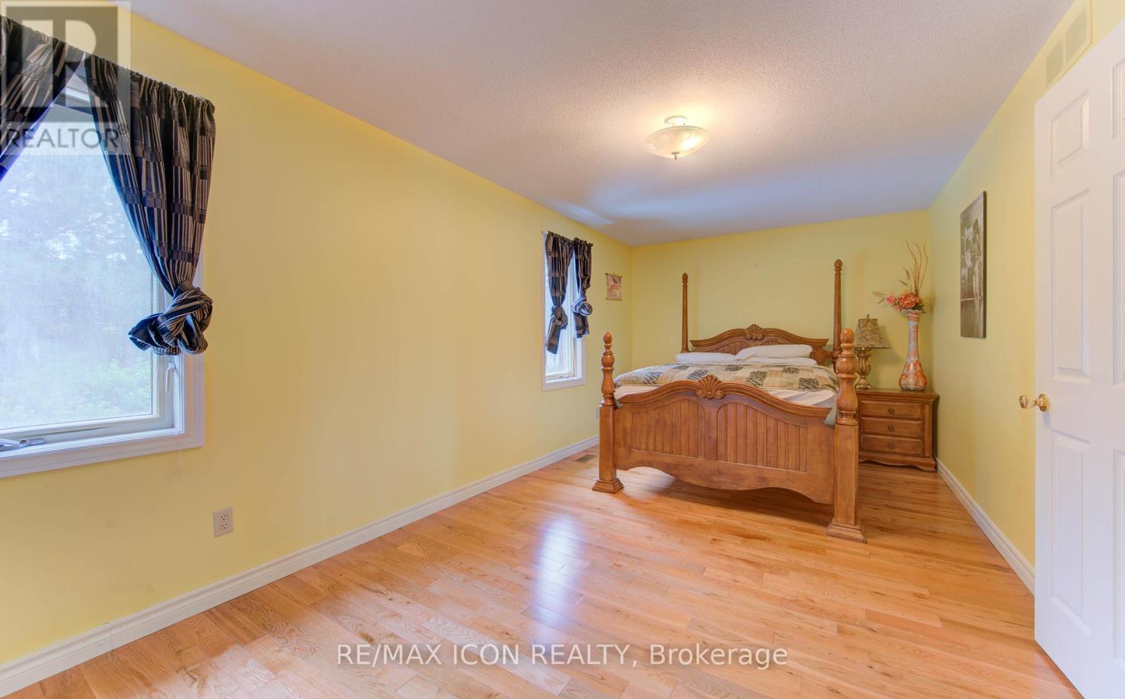 Photo 6 of 531 Sandbrooke Court, Waterloo ON