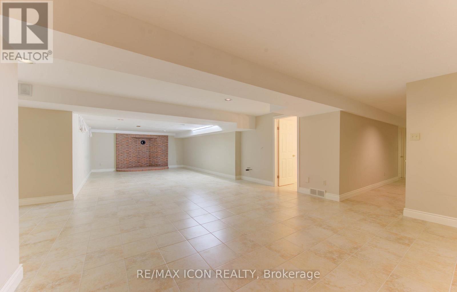 Photo 47 of 531 Sandbrooke Court, Waterloo ON