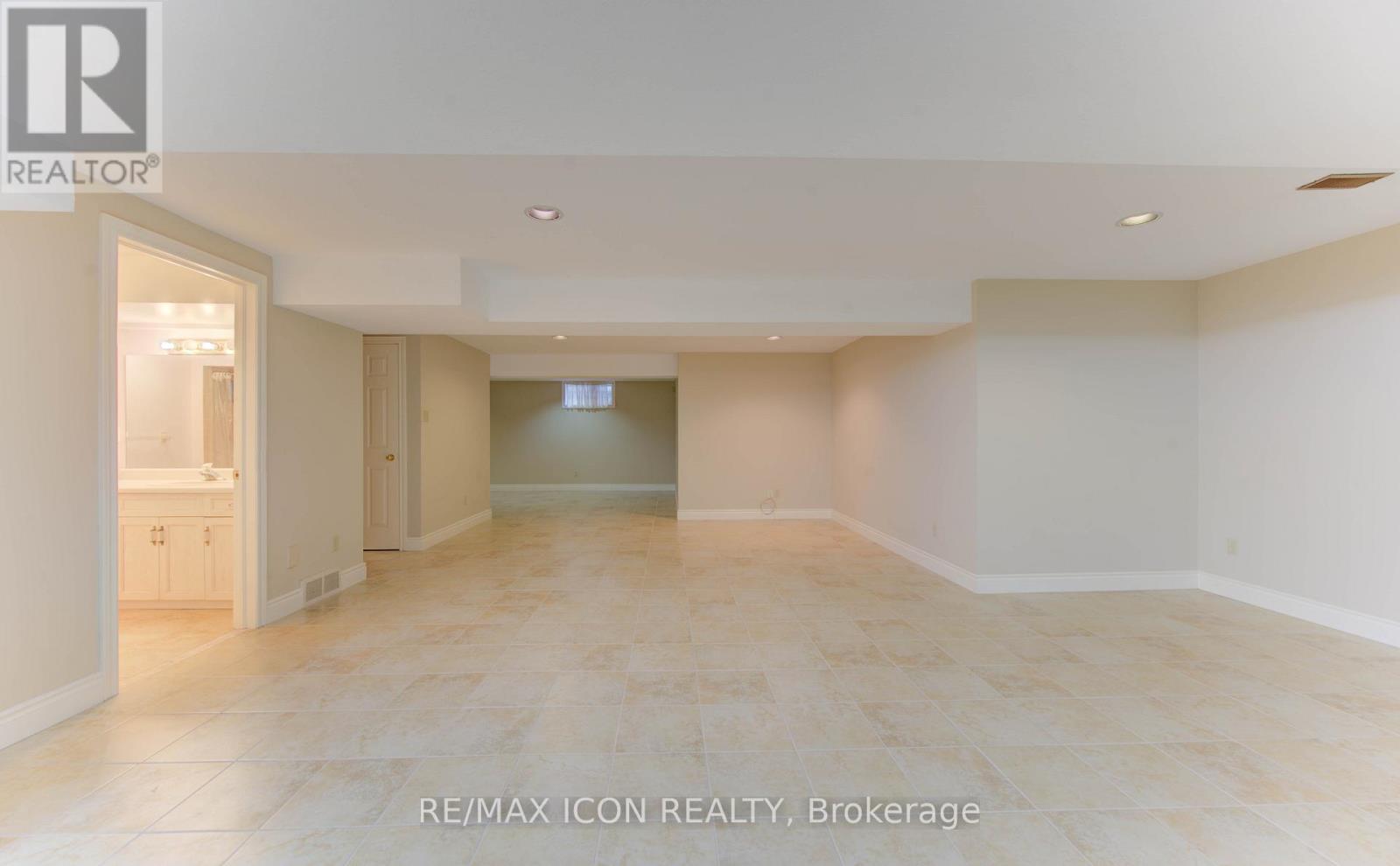 Photo 18 of 531 Sandbrooke Court, Waterloo ON
