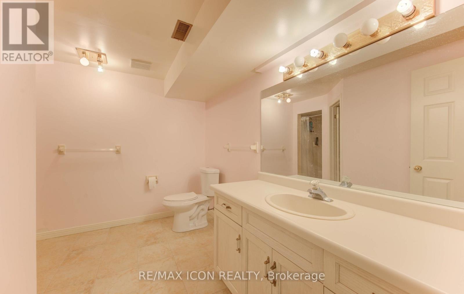 Photo 38 of 531 Sandbrooke Court, Waterloo ON
