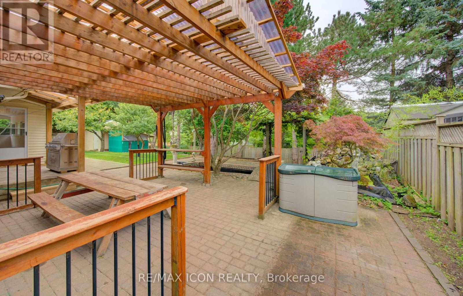 Photo 48 of 531 Sandbrooke Court, Waterloo ON