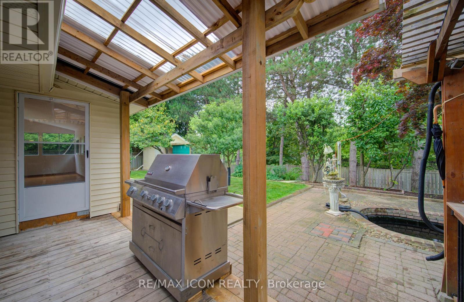 Photo 24 of 531 Sandbrooke Court, Waterloo ON