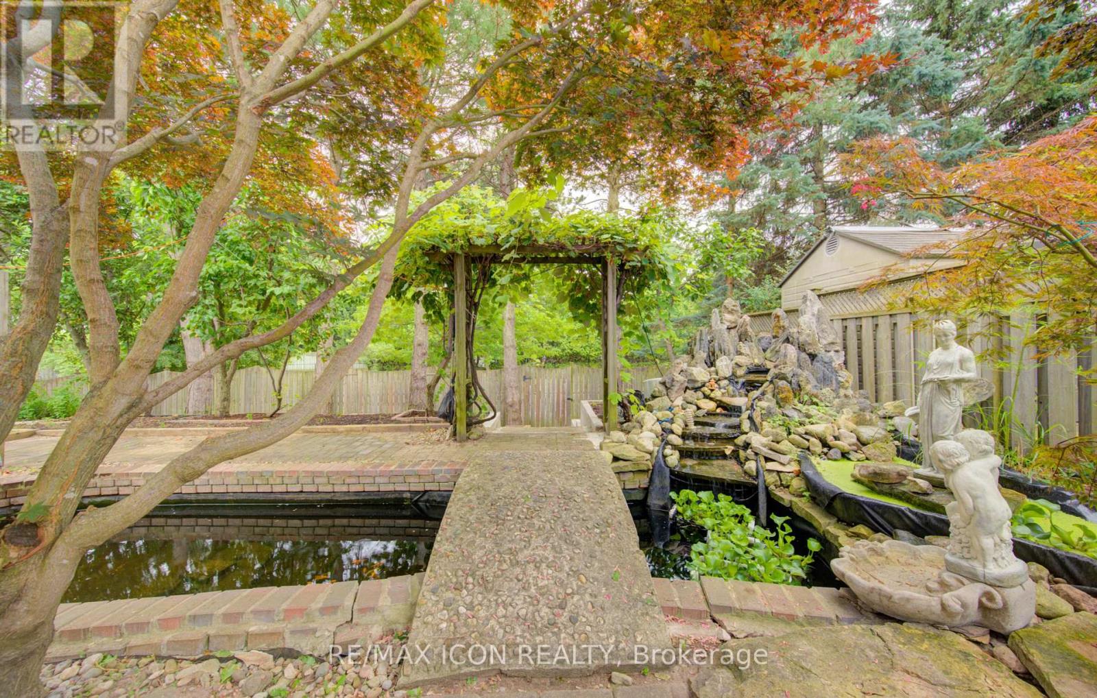 Photo 5 of 531 Sandbrooke Court, Waterloo ON