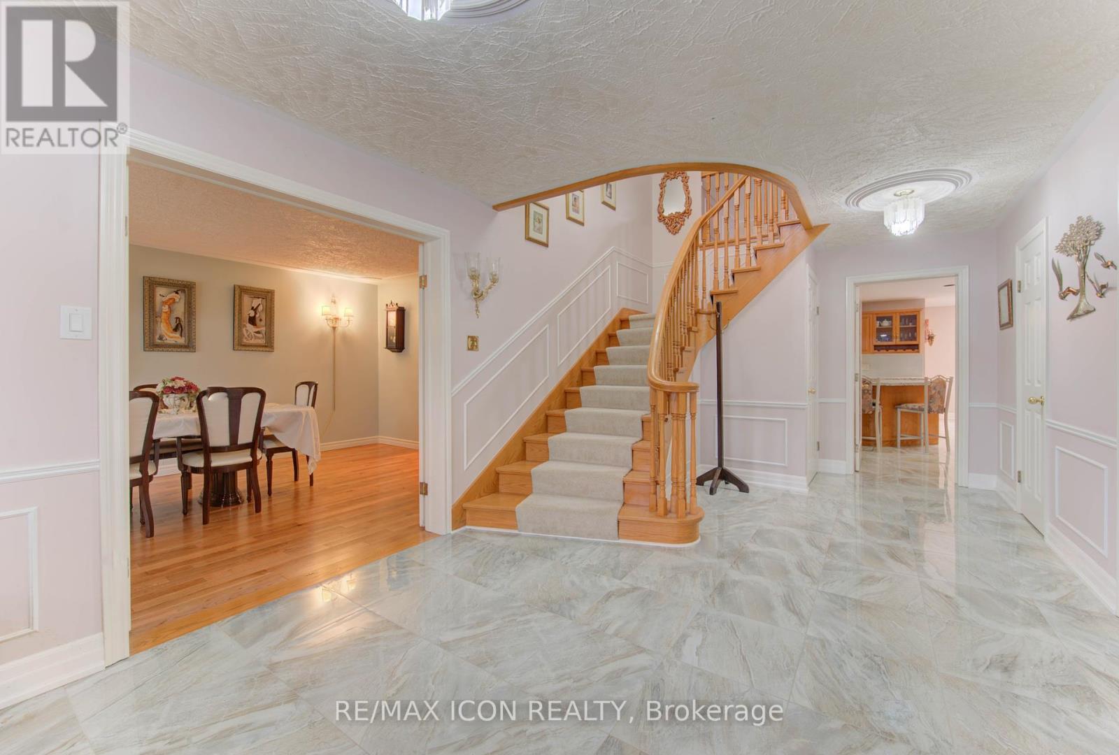 Photo 35 of 531 Sandbrooke Court, Waterloo ON