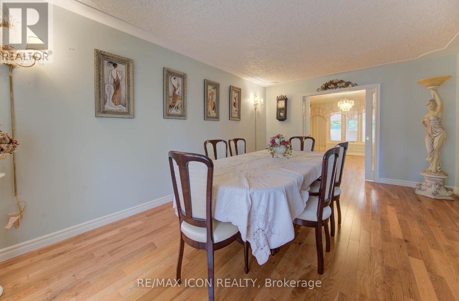 Photo 14 of 531 Sandbrooke Court, Waterloo ON