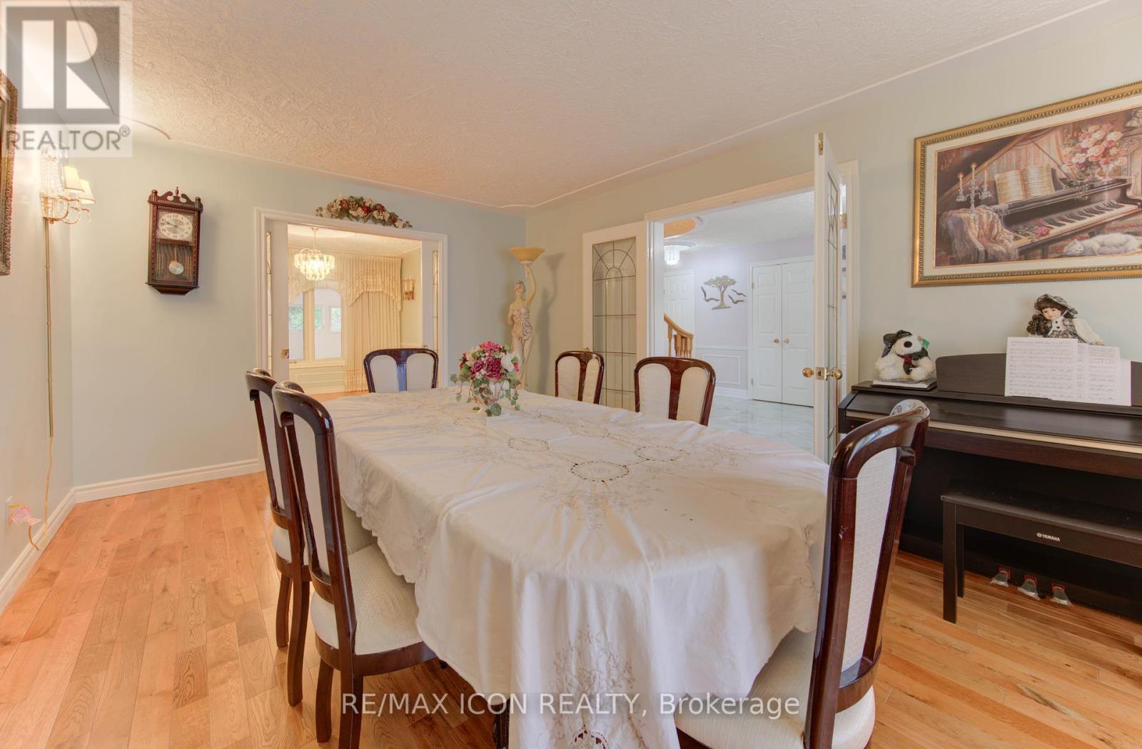 Photo 33 of 531 Sandbrooke Court, Waterloo ON