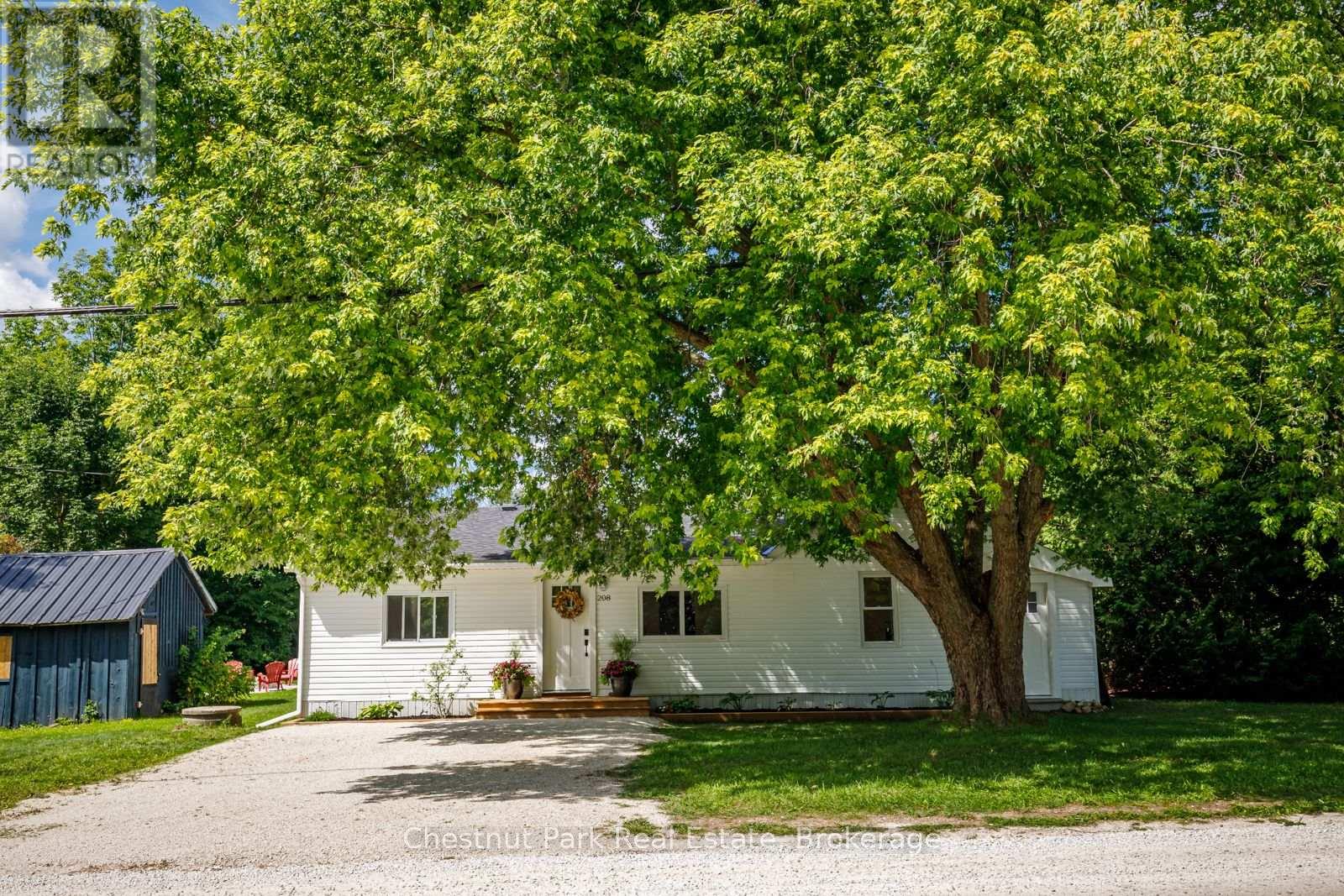 Photo 18 of 208 Redan Street, Grey Highlands ON