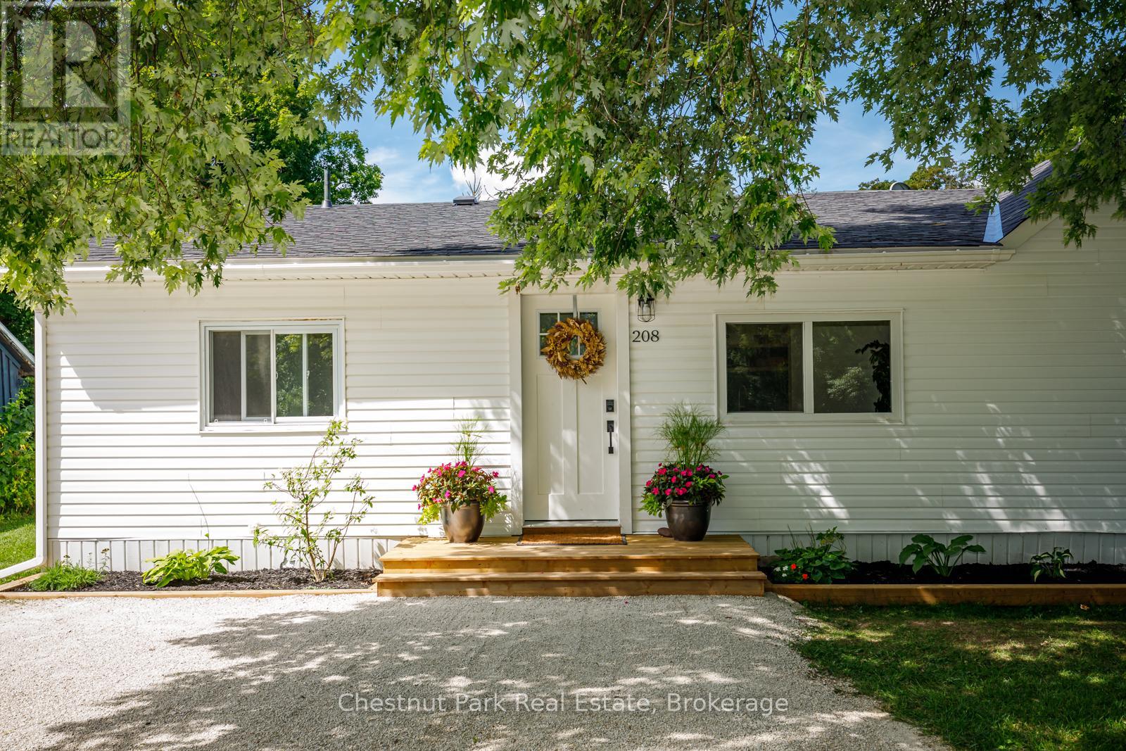 Photo 4 of 208 Redan Street, Grey Highlands ON