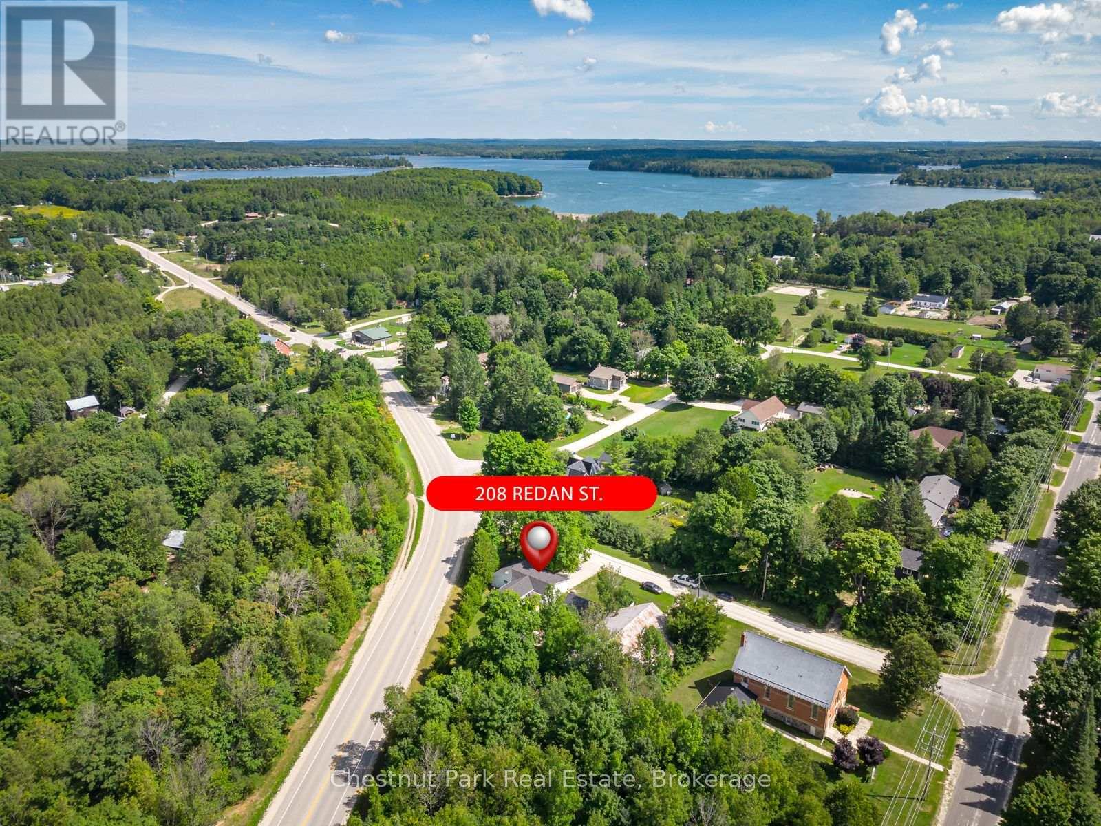 Photo 3 of 208 Redan Street, Grey Highlands ON