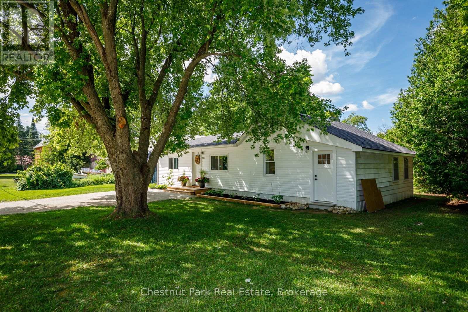 Photo 16 of 208 Redan Street, Grey Highlands ON