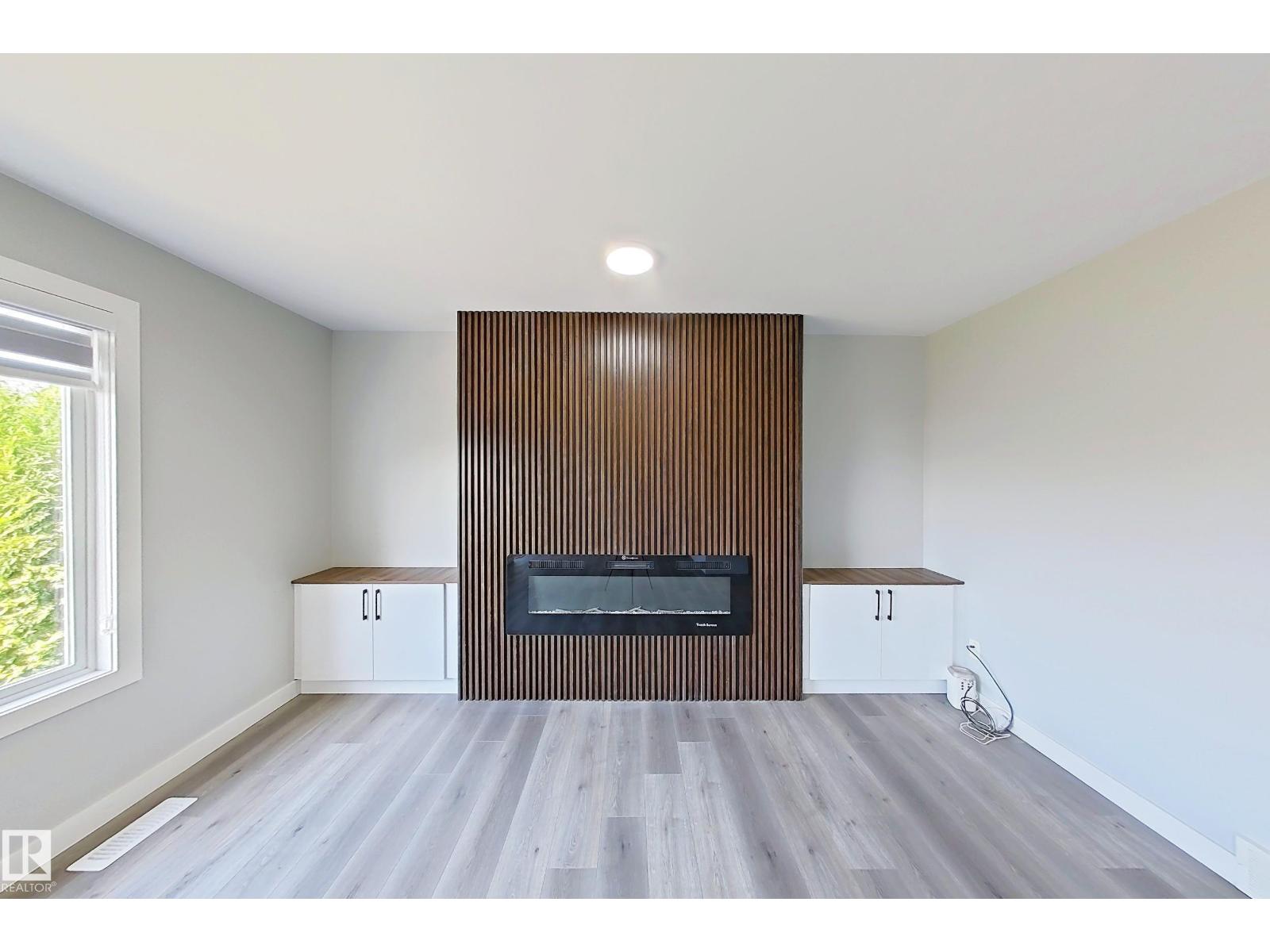 Photo 28 of 3240 26 St Nw, Edmonton AB