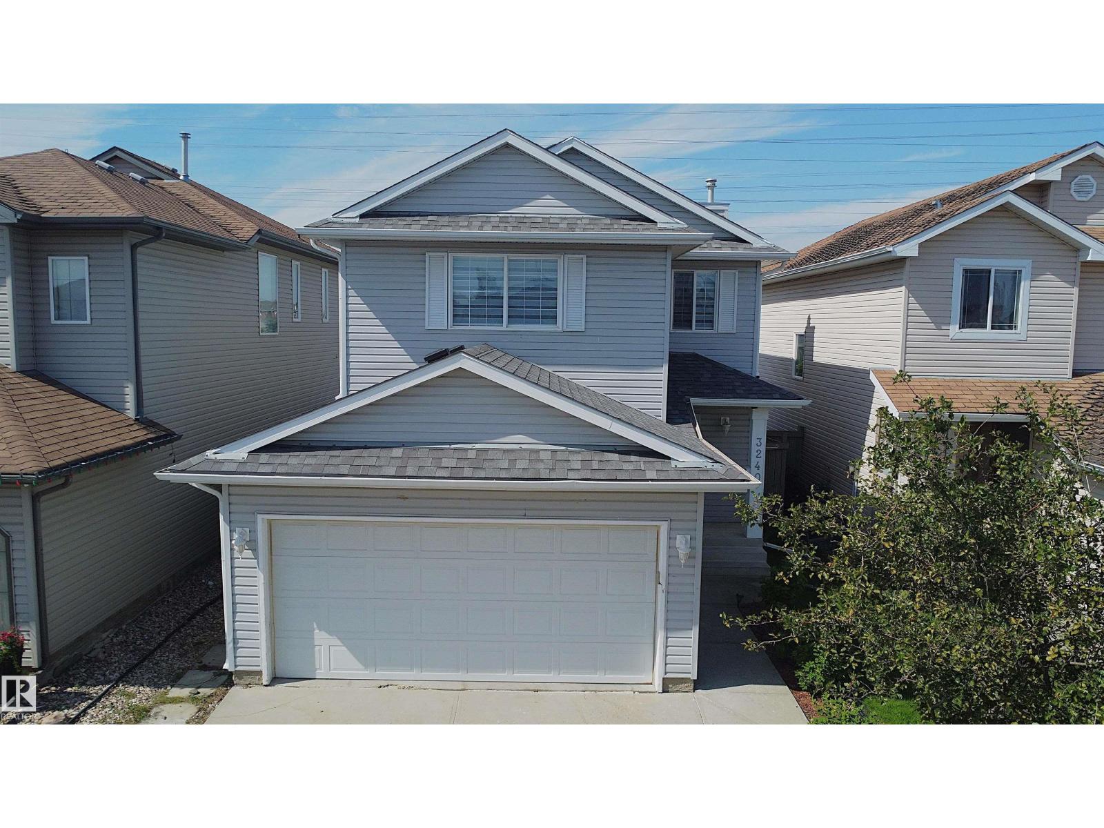 Photo 3 of 3240 26 St Nw, Edmonton AB