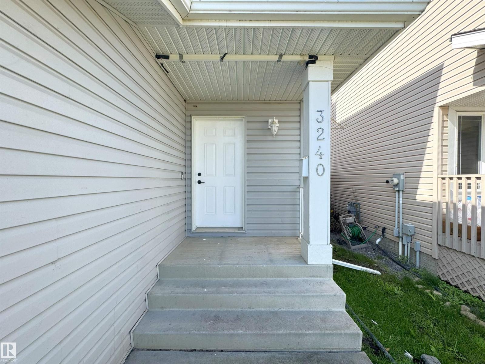 Photo 6 of 3240 26 St Nw, Edmonton AB