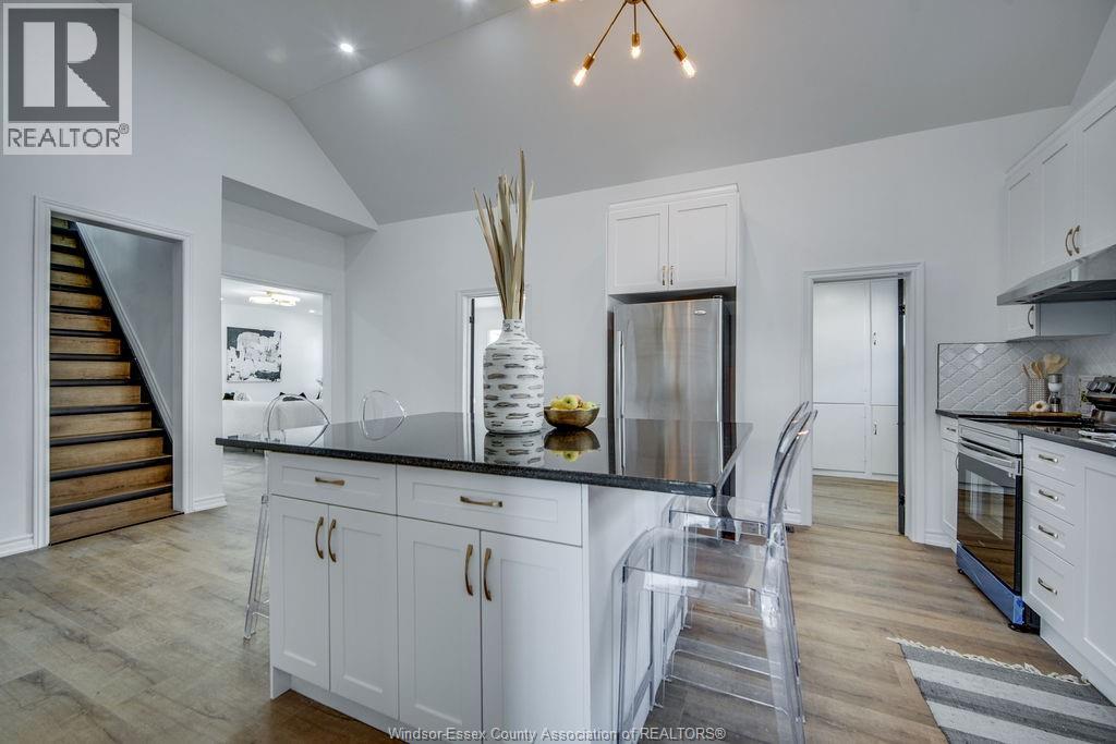 Photo 5 of 13028 Tecumseh Road East, Tecumseh ON