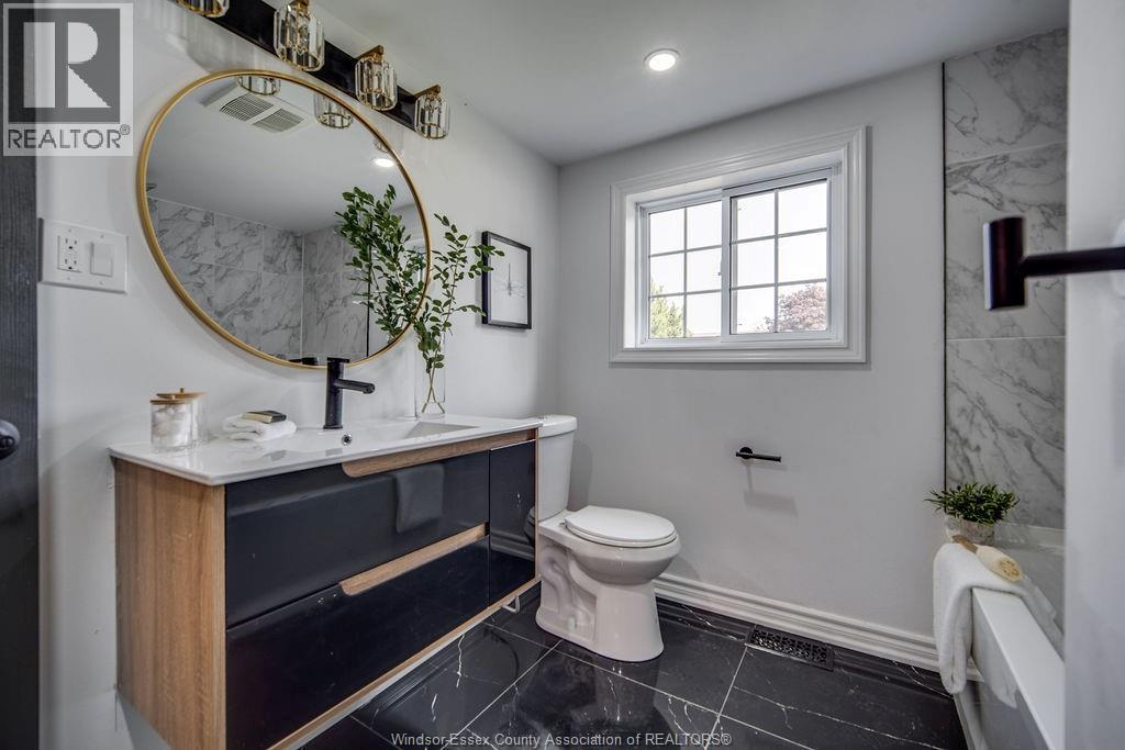 Photo 6 of 13028 Tecumseh Road East, Tecumseh ON